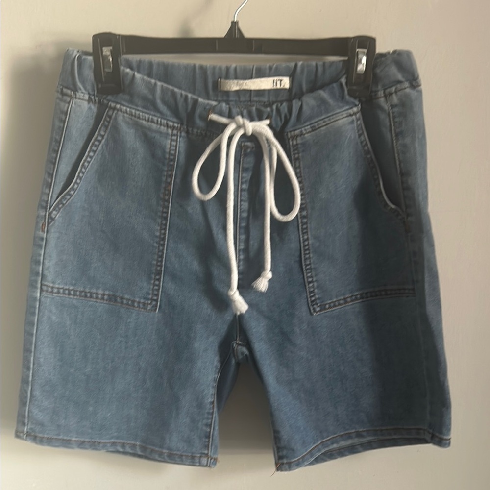 !it jeans Women's Blue Denim Jean Shorts with Sailor Style Pockets
